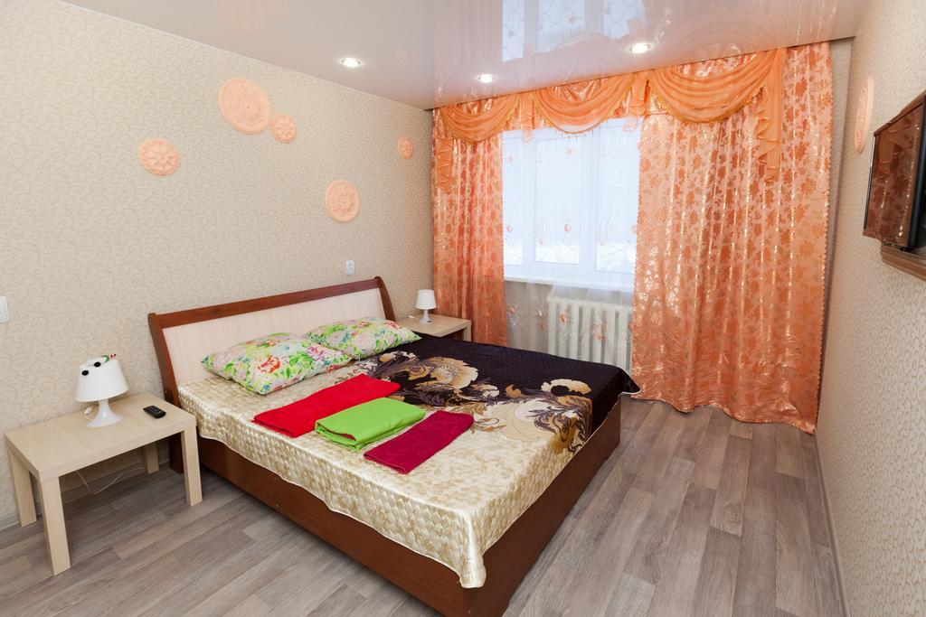Apartament Novosibirsk Na Ippodromskoy Hotel Exterior photo